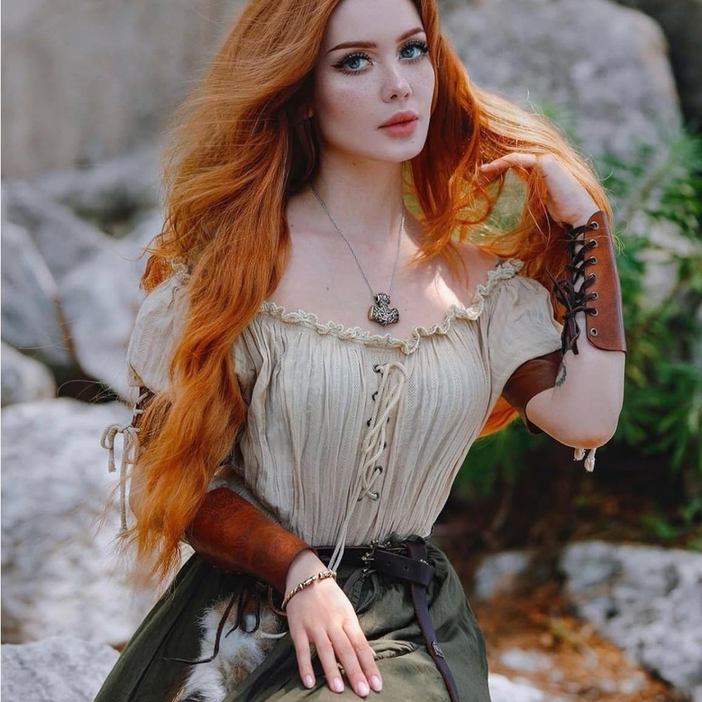 Women’s’ Renaissance Off Shoulder Blouse - Picture 3 of 6